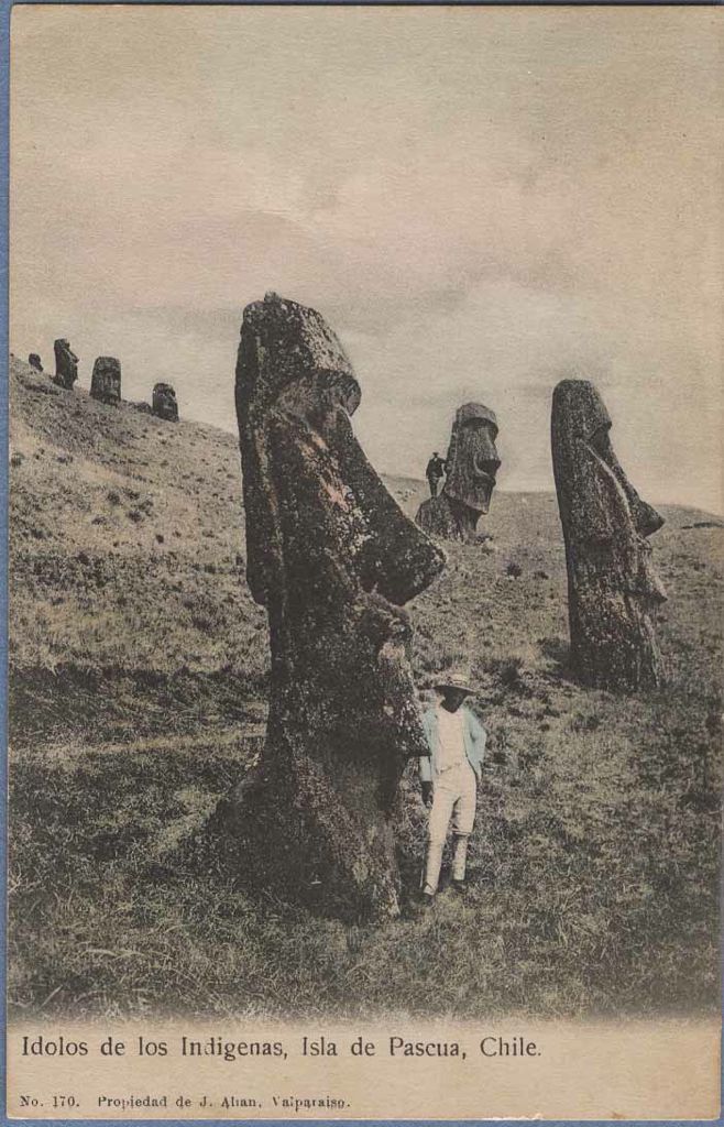 Moais de l'Ile de Pâques.