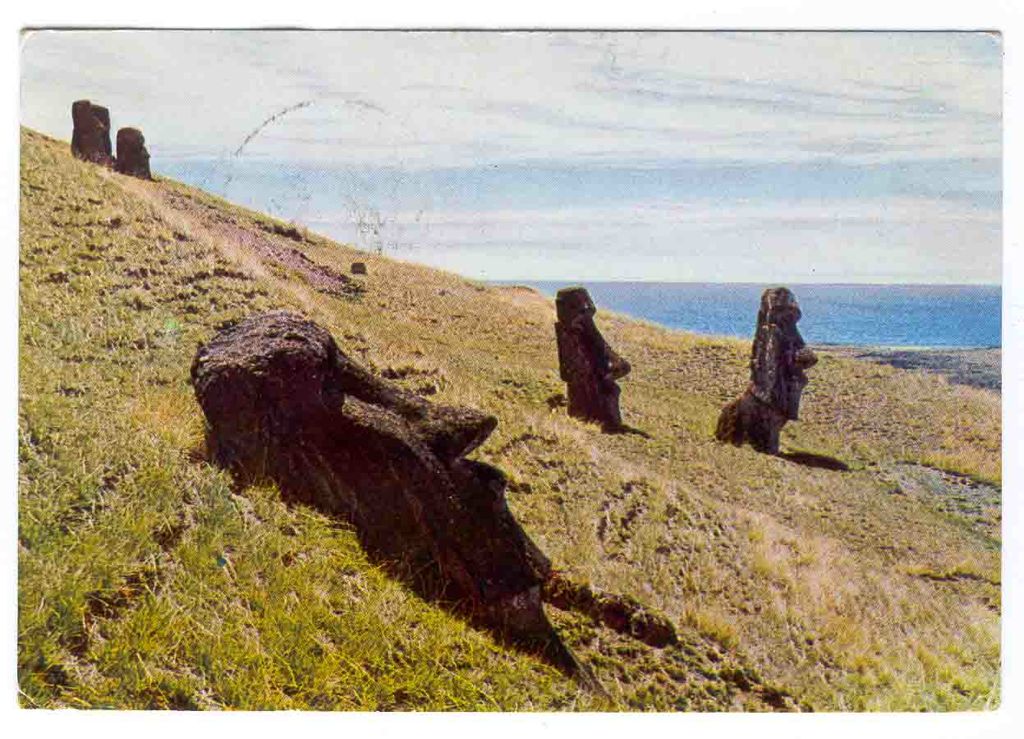 Moais de l'Ile de Pâques.