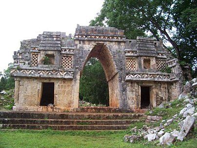 Tikal arche-de-Labna
