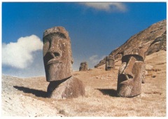 Moais de l'Ile de Pâques.