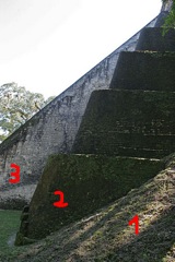 Tikal 2308---Couches-1-2-3-pyramides-Tikal